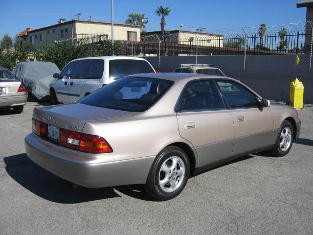 Lexus ES 300 1999 photo 4