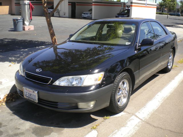 Lexus ES 300 1999 photo 2