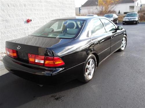 Lexus ES 300 1999 photo 2