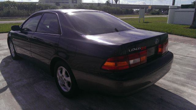 Lexus ES 300 1999 photo 4