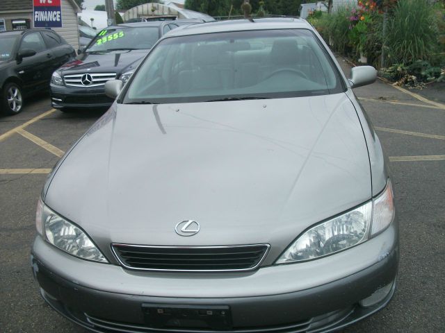 Lexus ES 300 1999 photo 2