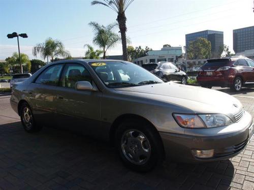 Lexus ES 300 1999 photo 2