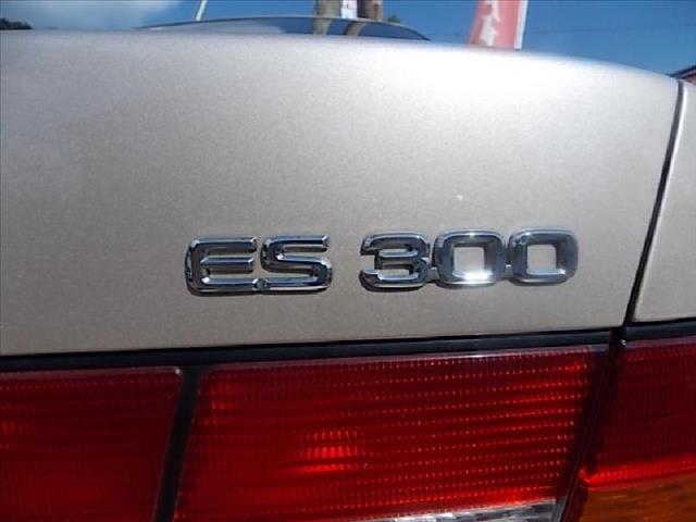 Lexus ES 300 1999 photo 2