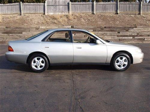 Lexus ES 300 1999 photo 2