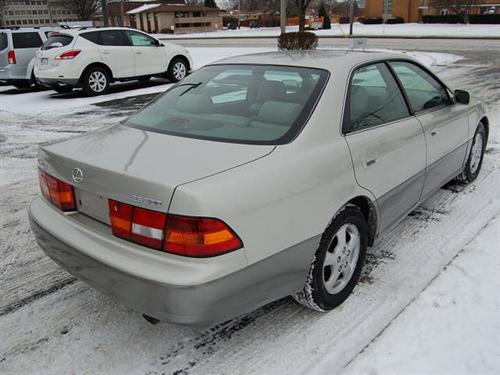 Lexus ES 300 1999 photo 3