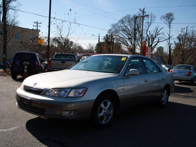 Lexus ES 300 Unknown Sedan