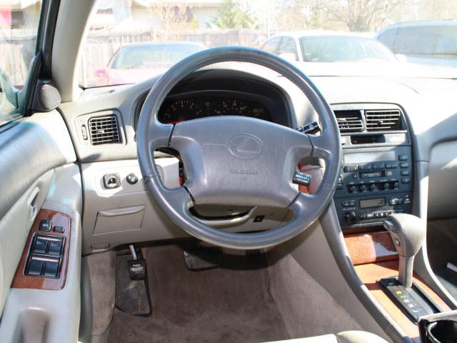 Lexus ES 300 1999 photo 4