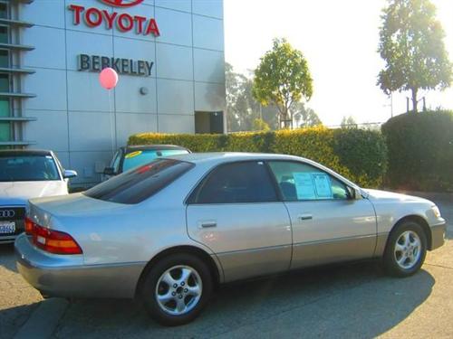 Lexus ES 300 1999 photo 2