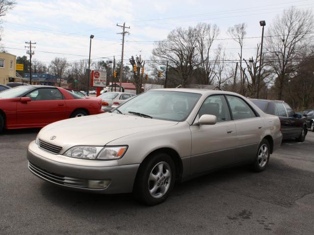 Lexus ES 300 Unknown Sedan