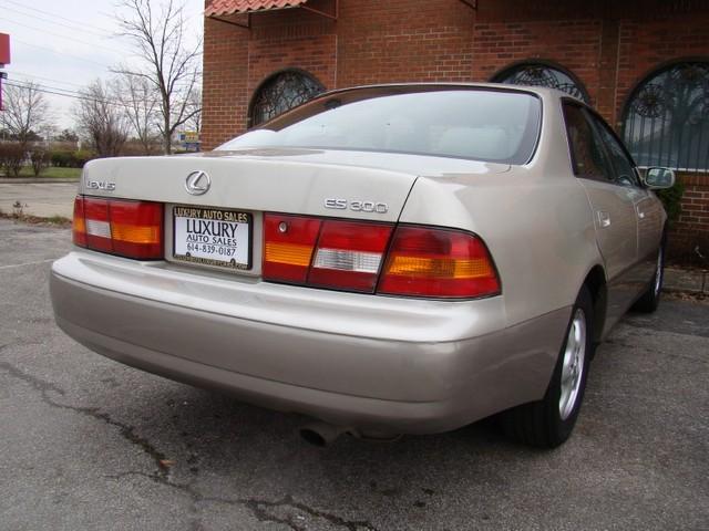 Lexus ES 300 1999 photo 2