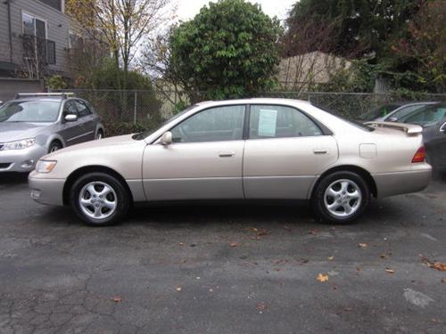 Lexus ES 300 1999 photo 2