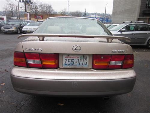 Lexus ES 300 1999 photo 4