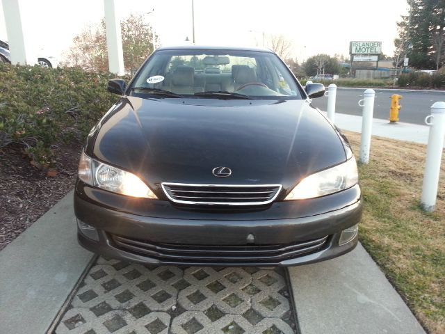 Lexus ES 300 2000 photo 2