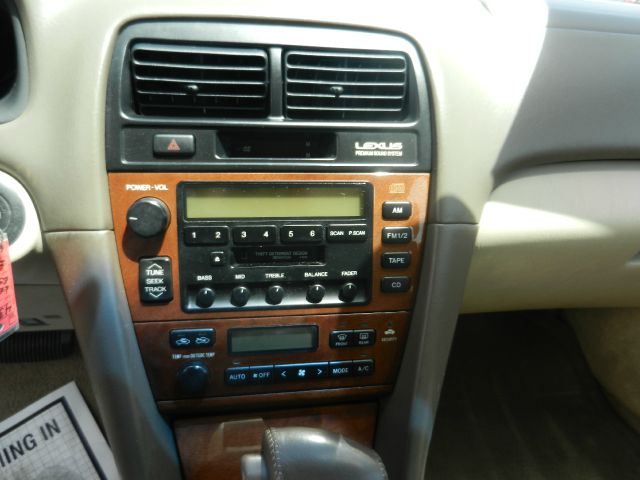 Lexus ES 300 2000 photo 12