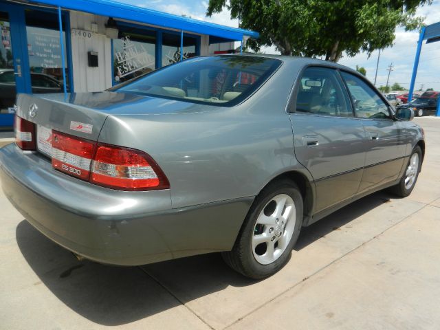 Lexus ES 300 2000 photo 13