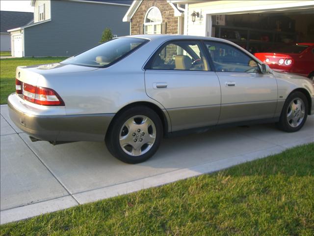Lexus ES 300 2001 photo 2