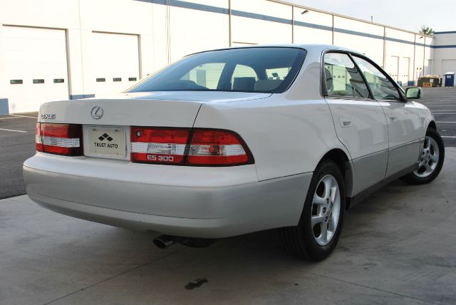 Lexus ES 300 2001 photo 3