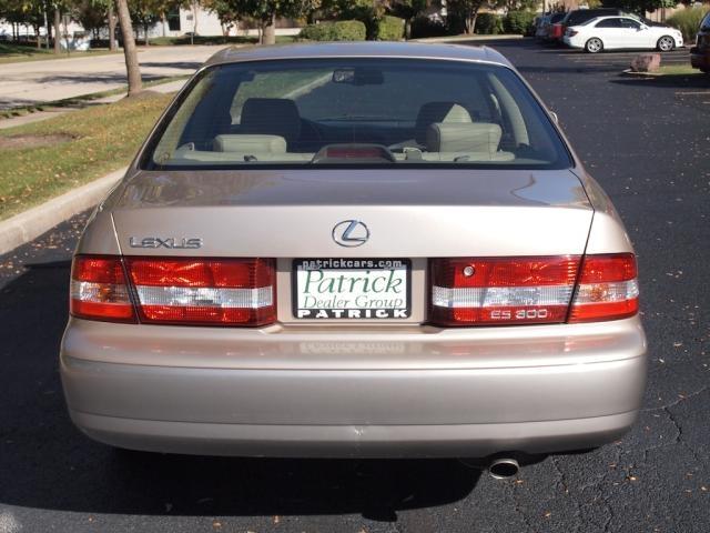 Lexus ES 300 2001 photo 4