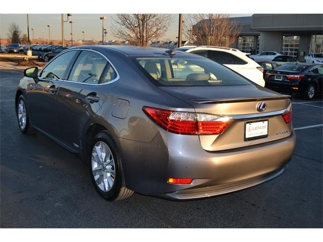 Lexus ES 300h 2013 photo 1