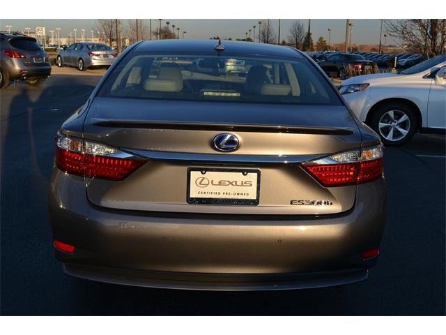 Lexus ES 300h 2013 photo 2
