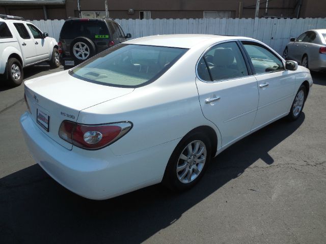 Lexus ES 330 2004 photo 2
