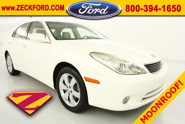 Lexus ES 330 Pickup 2D 6 Ft Sedan