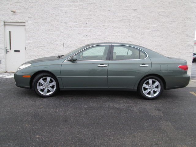 Lexus ES 330 Base Unspecified