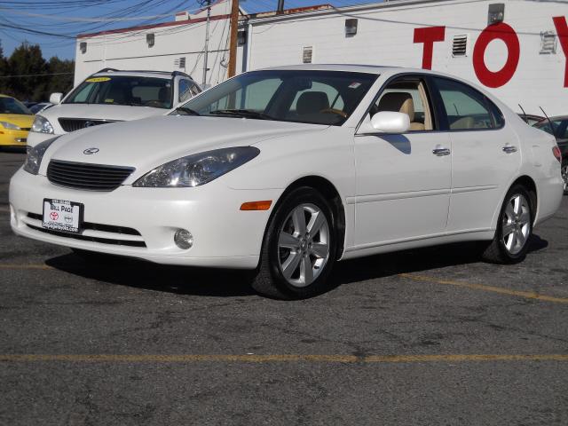 Lexus ES 330 Pickup 2D 6 Ft Sedan