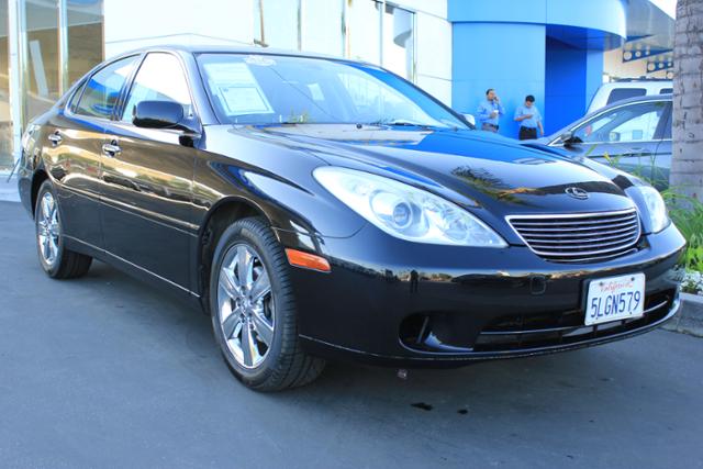 Lexus ES 330 Base Unspecified