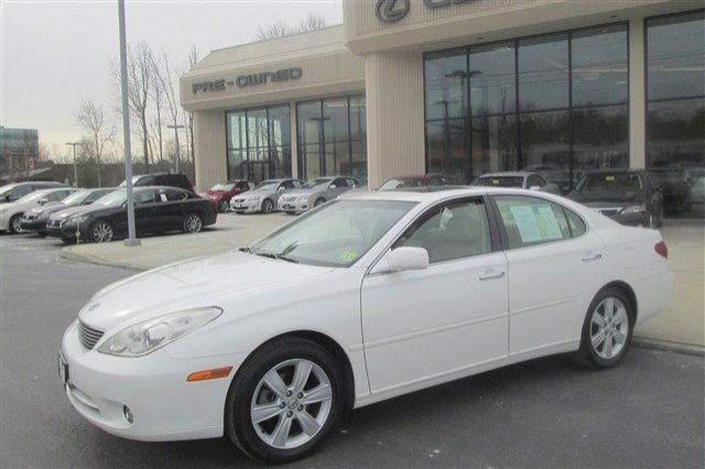 Lexus ES 330 Base Unspecified