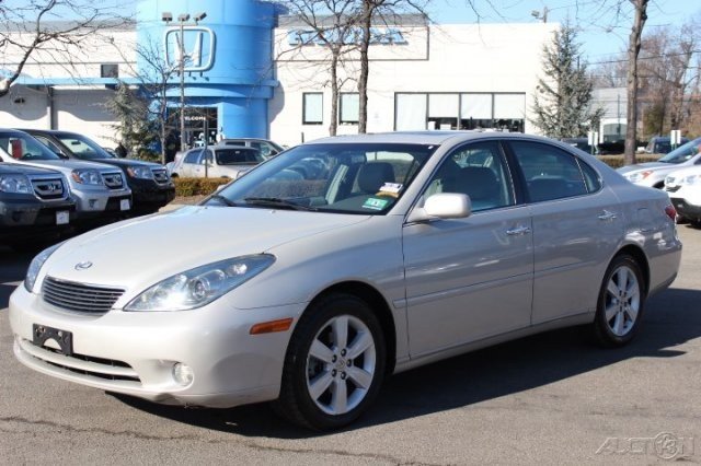 Lexus ES 330 Base Unspecified