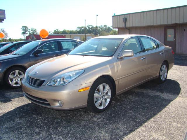Lexus ES 330 Pickup 2D 6 Ft Sedan