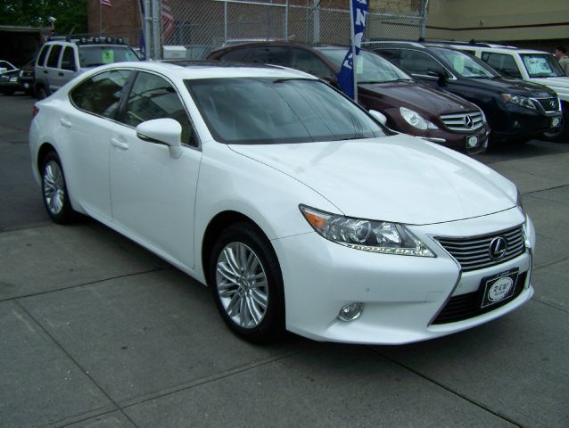 Lexus ES 350 2013 photo 12