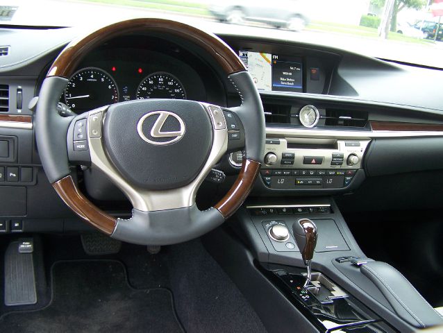 Lexus ES 350 2013 photo 4