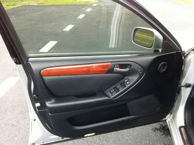 Lexus GS 300 1998 photo 22