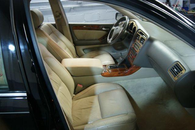 Lexus GS 300 1999 photo 2