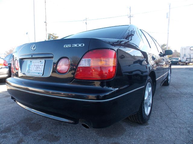 Lexus GS 300 1999 photo 2