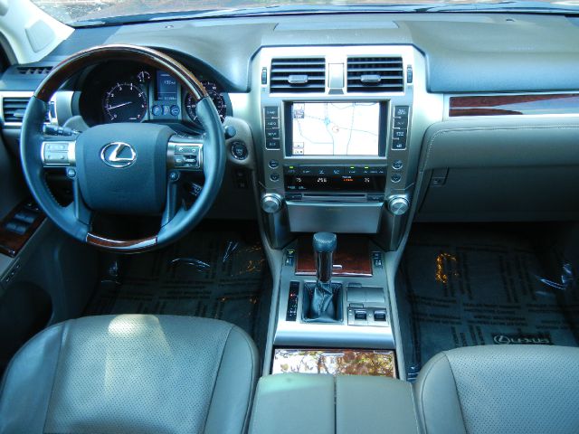 Lexus GX 460 2011 photo 1