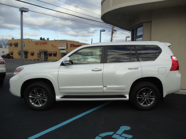 Lexus GX 460 2013 photo 2