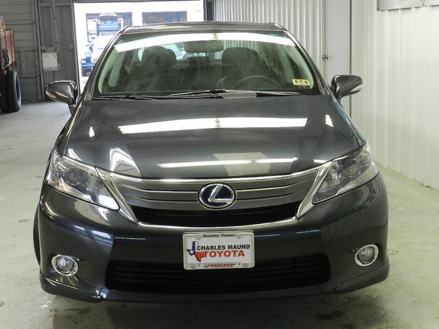 Lexus HS 2010 photo 1