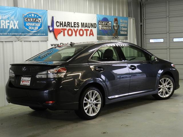 Lexus HS 2010 photo 4