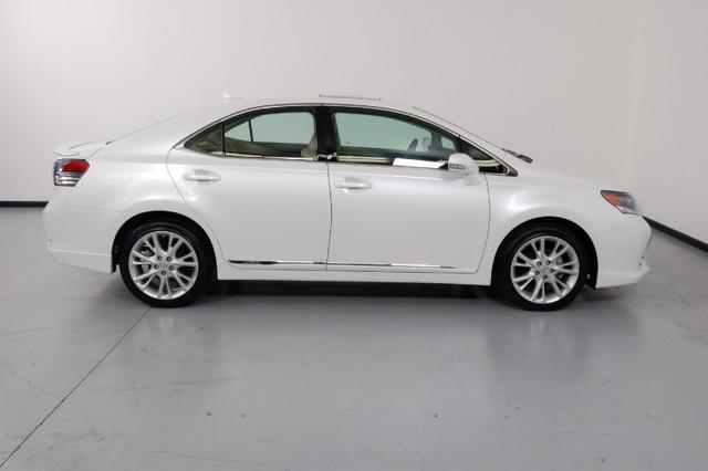 Lexus HS 250h 2010 photo 1