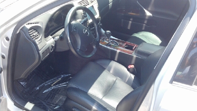 Lexus IS 4dr S Manual Sedan