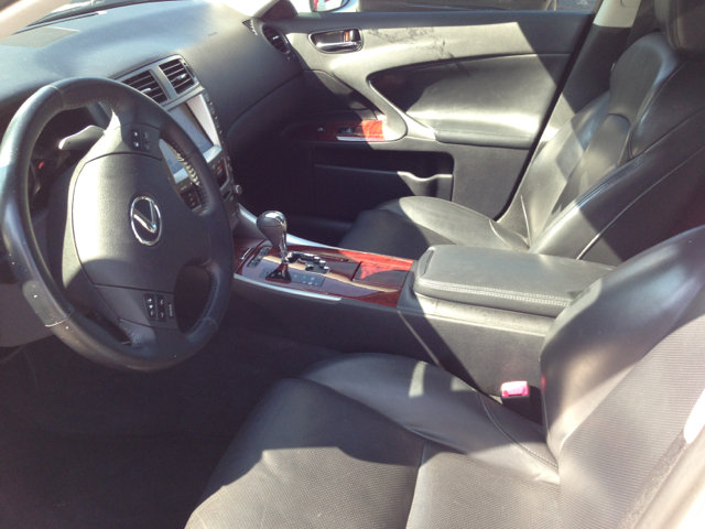 Lexus IS 2008 photo 7