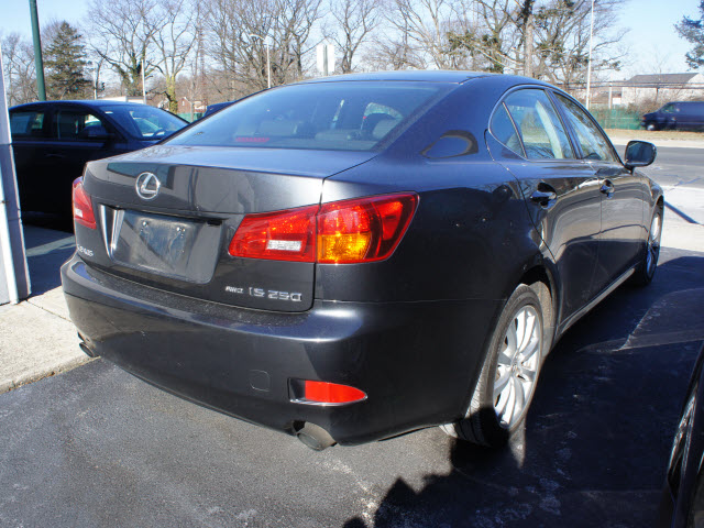 Lexus IS 250 2006 photo 2