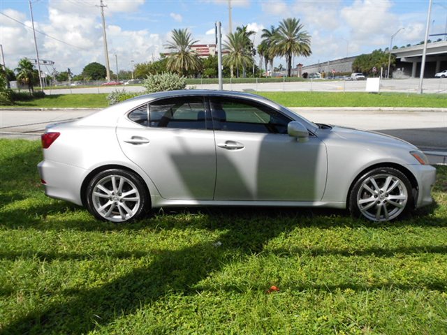 Lexus IS 250 2006 photo 2
