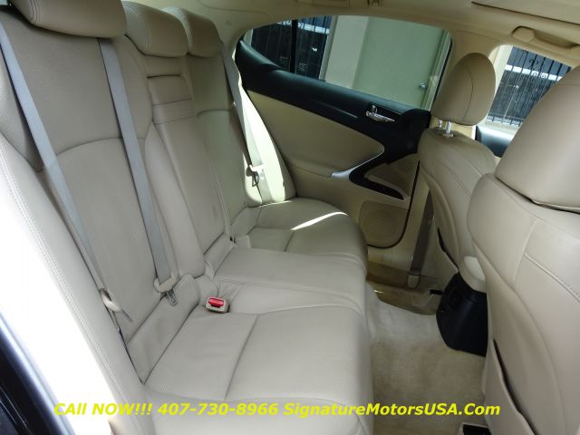 Lexus IS 250 2006 photo 11