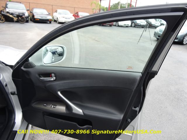 Lexus IS 250 2006 photo 24