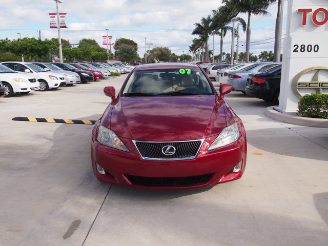 Lexus IS 250 2007 photo 2