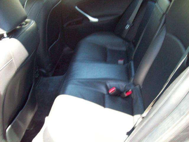 Lexus IS 250 4WD 4-door Sport/entertainment Pkg Sedan